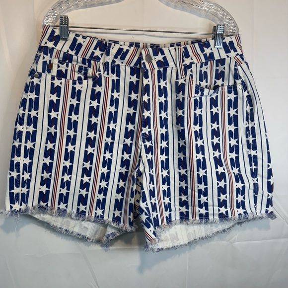 Judy Blue Dreaming In Stars And Stripes High Waist Shorts Patriotic Size 1XL - Picture 1 of 10